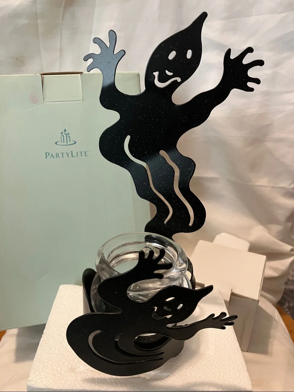 New. Partylite 2 pc black wrought iron. Shadow Dancers